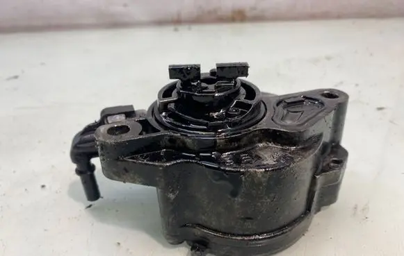 Citroen C4 I Vacuum pump D1561C1