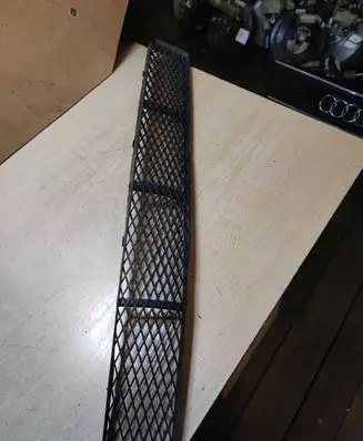 Ford Focus Front bumper upper radiator grill