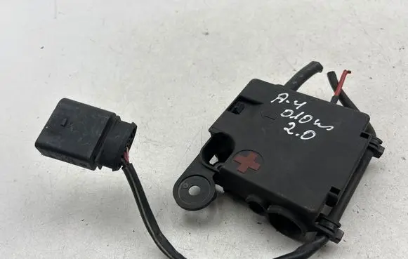 Audi A4 S4 B7 8E 8H Fuse module