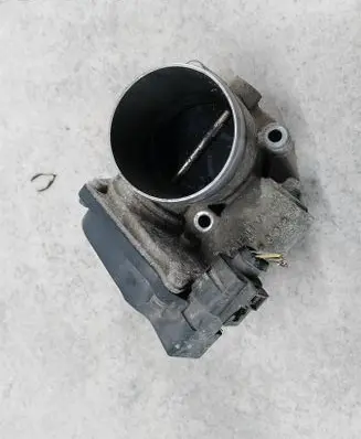 Volkswagen Golf V Throttle body valve 03C133062C