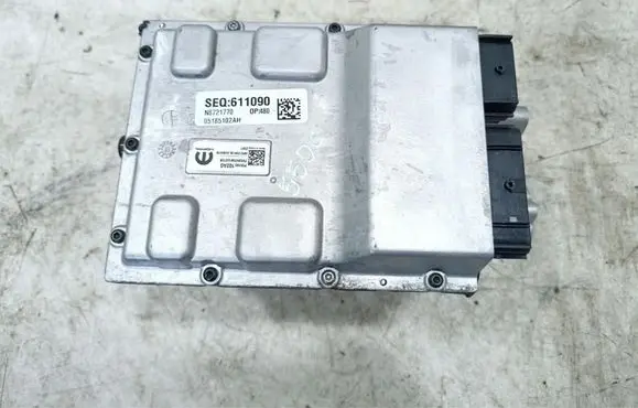Jeep Grand Cherokee WL Voltage converter inverter 05185102AG