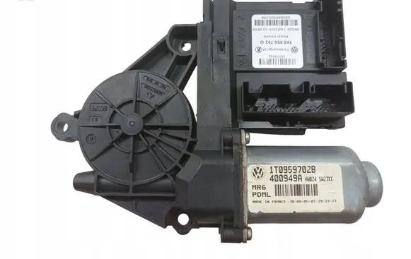 Volkswagen Caddy Front door window regulator motor 1T0959702B