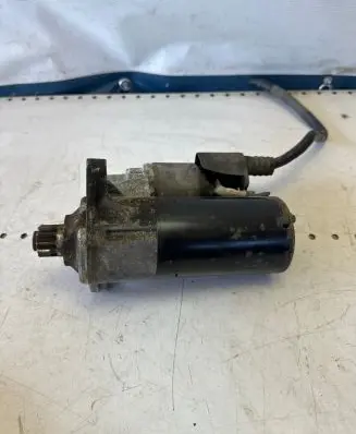 Volkswagen Golf V Starter motor 0001123016