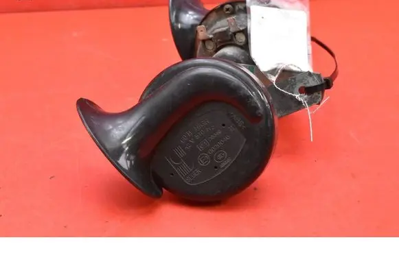 Tesla Model S Horn signal 0020046
