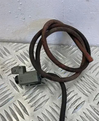 BMW 5 E60 E61 Turbo solenoid valve 70078400 7537612