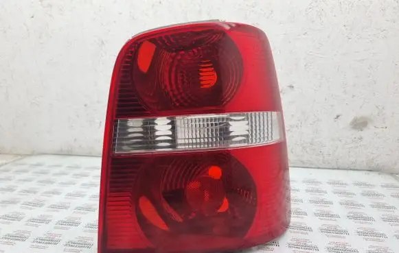 Volkswagen Touran I Rear/tail lights 1T0945096F