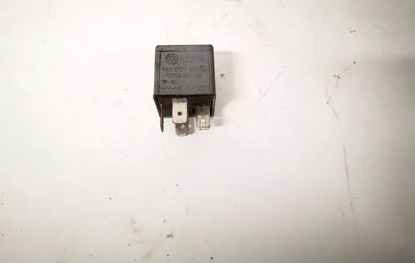 Volkswagen Golf Plus Other relay 141951253B