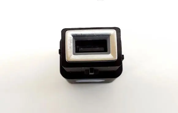 Opel Mokka B AUX in-socket connector 9824334377 98217039DX