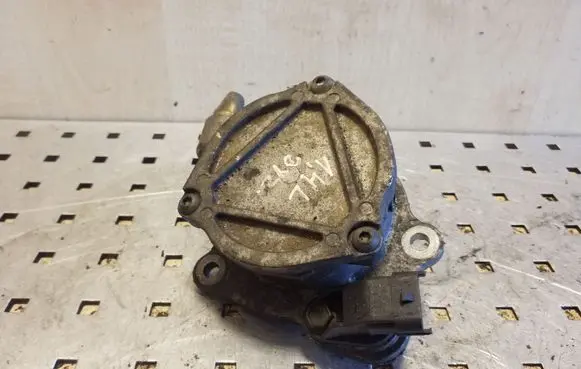 Toyota Yaris Vacuum pump
