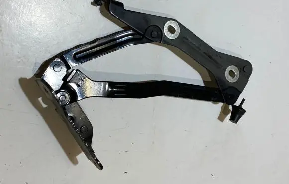Ford Mustang VI Tailgate/trunk/boot hinge FR3B6342701AD