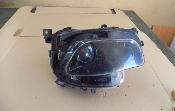 Jeep Cherokee Headlight/headlamp 68102846AC