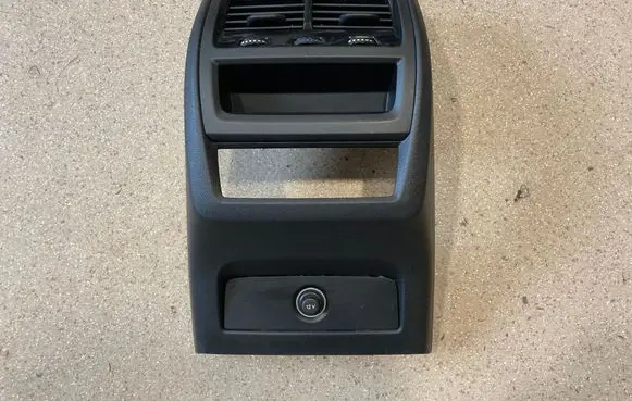 Rear air vent grill