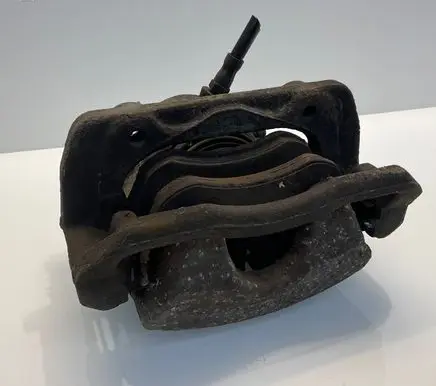 Mercedes-Benz C W204 Front brake caliper
