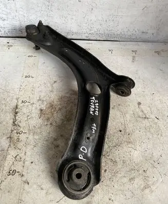 Volkswagen Touran III Front lower control arm/wishbone