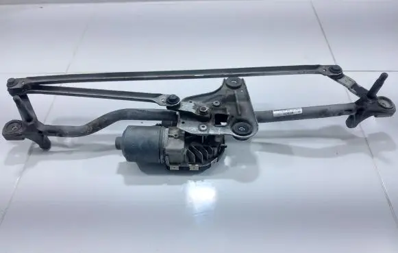 Volvo V70 Front wiper linkage and motor 3397021528 1397220668