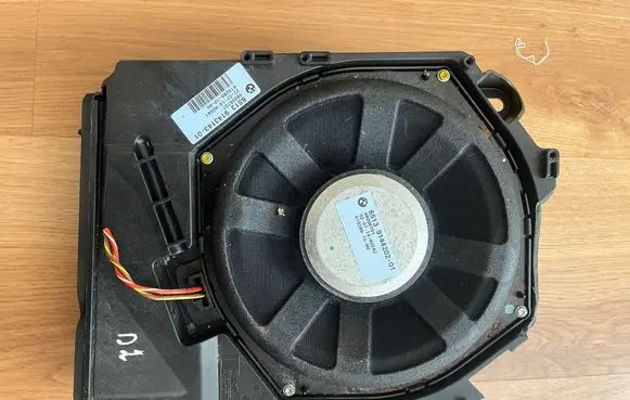 BMW X1 E84 Subwoofer speaker 65139143143 9143143 65139144202