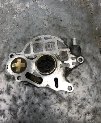 Volkswagen Polo V 6R Vacuum pump 03L145100G