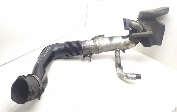 Volvo V50 Turbo air intake inlet pipe/hose 3M519A673