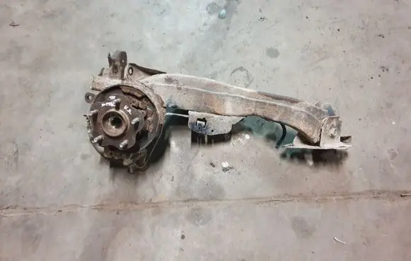 Nissan X-Trail T31 Rear wheel hub spindle/knuckle 
