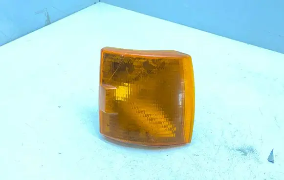 Audi 100 200 5000 C3 Front indicator light 183321B