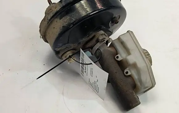 Land Rover Defender Brake booster