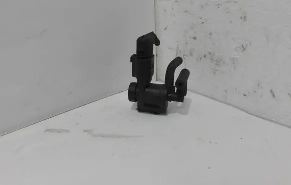 Volkswagen Phaeton Vacuum valve 1J0906283B