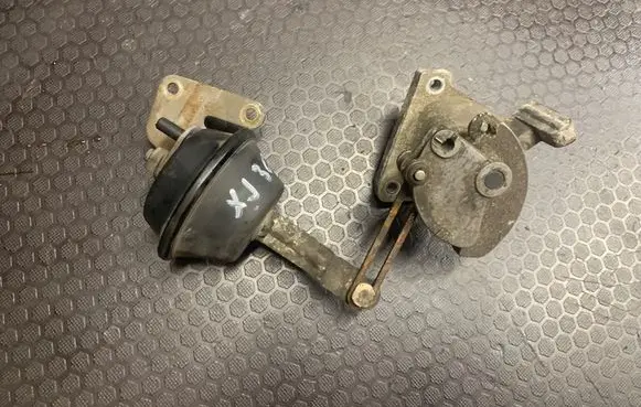 Jaguar XJ X300 Vacuum valve 004538
