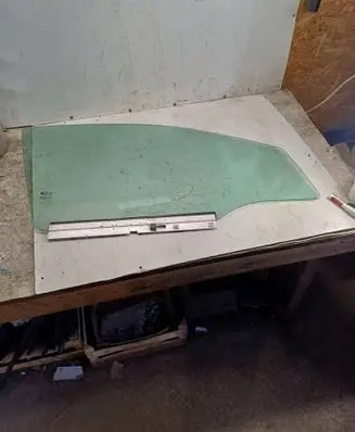 Opel Astra H Front door window glass four-door AS2M3240DOT682 E000199 43R001582
