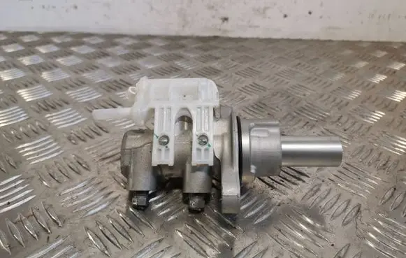 Jeep Renegade Master brake cylinder W58498