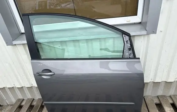 Volkswagen Golf Cross Front door