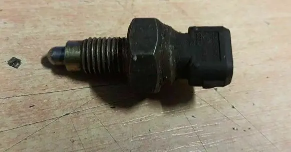 Volkswagen Golf II Reversing light switch sensor 020945415A