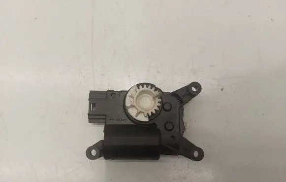 Skoda Octavia Mk3 (5E) Air flap motor/actuator CZ1168807351 5Q0907511K 3093862