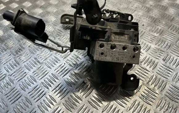 Audi A4 S4 B7 8E 8H ABS Pump 8E0614517BB