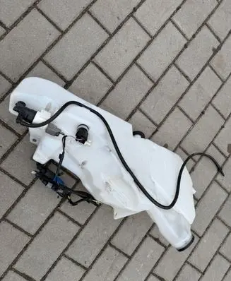 Jaguar F-Pace Windshield washer fluid reservoir/tank GX7317B613D