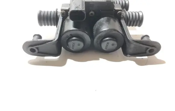 BMW 5 E60 E61 Coolant heater control valve 6931708