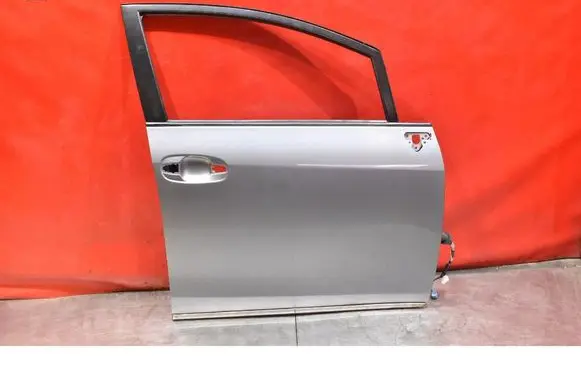 Toyota Avensis Verso Front door 