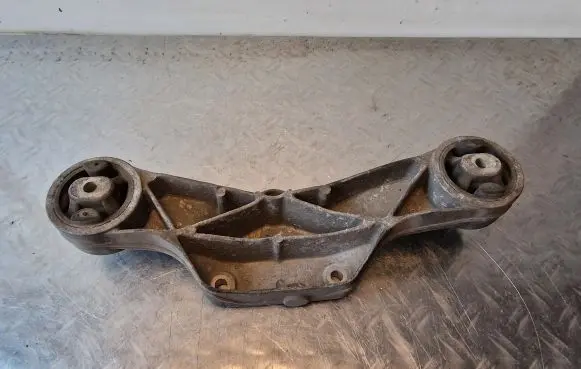 Audi A6 S6 C5 4B Rear differential/diff mount bracket 8E0599287B