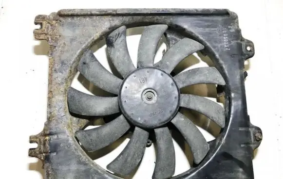 Honda Civic Radiator cooling fan shroud 11050237