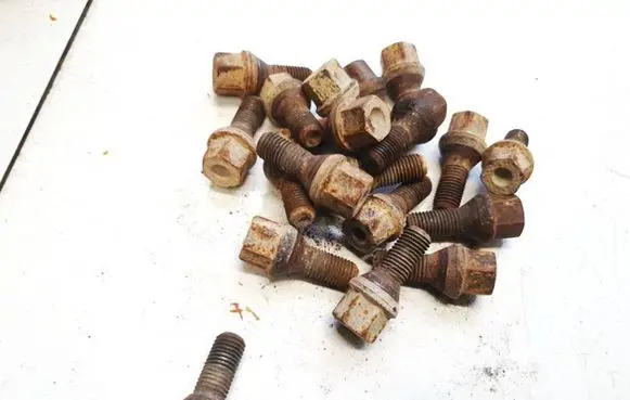 Opel Zafira B Nuts/bolts 