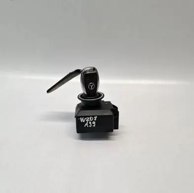 Mercedes-Benz E A207 Ignition lock A2079052600