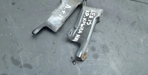 Lexus IS 220D-250-350 Fender mounting bracket