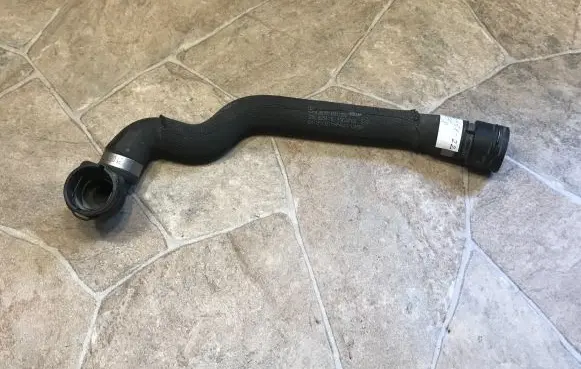 Mercedes-Benz C W205 Engine coolant pipe/hose A2055014784