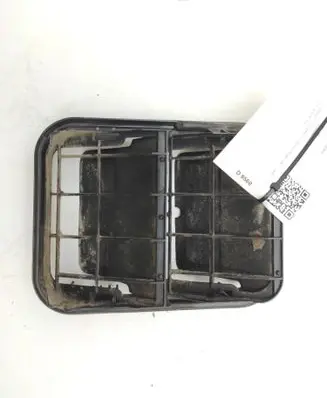 Opel Vivaro Quarter panel pressure vent 8200728288