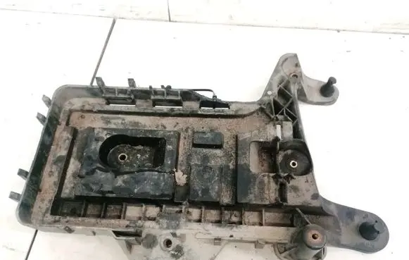 Volkswagen PASSAT B6 Battery box tray 1K0915333C