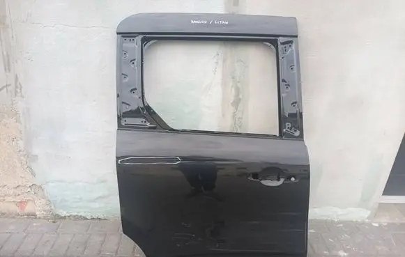 Renault Kangoo III Side sliding door 821123043R