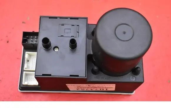 Audi A4 S4 B5 8D Central locking vacuum pump 8D0862257B
