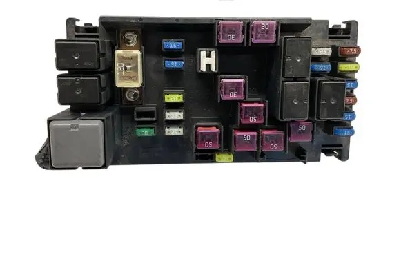 Subaru Outback Fuse box set MB100200B