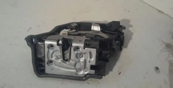 BMW X5 F15 Front door lock 7362791 184278