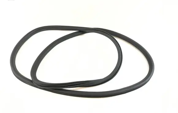Volkswagen Touareg II Rear door rubber seal (on body) 7P0867367D
