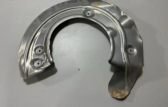 BMW X5 G05 Front brake disc dust cover plate 6878312